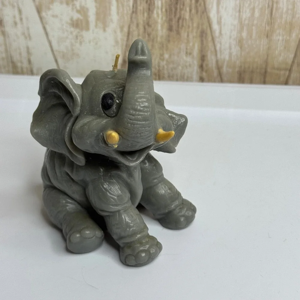 Vintage Baby Elephant Sitting Candle Gray Tusk Eyes Novelty Gift Wax Unscented